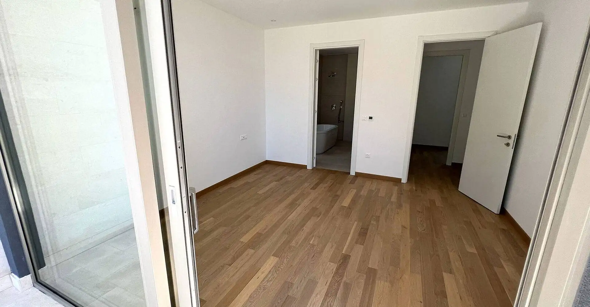Таунхаус 241м² в Черногории, Тиват. Стоимостью 610000€ аренда фото-17