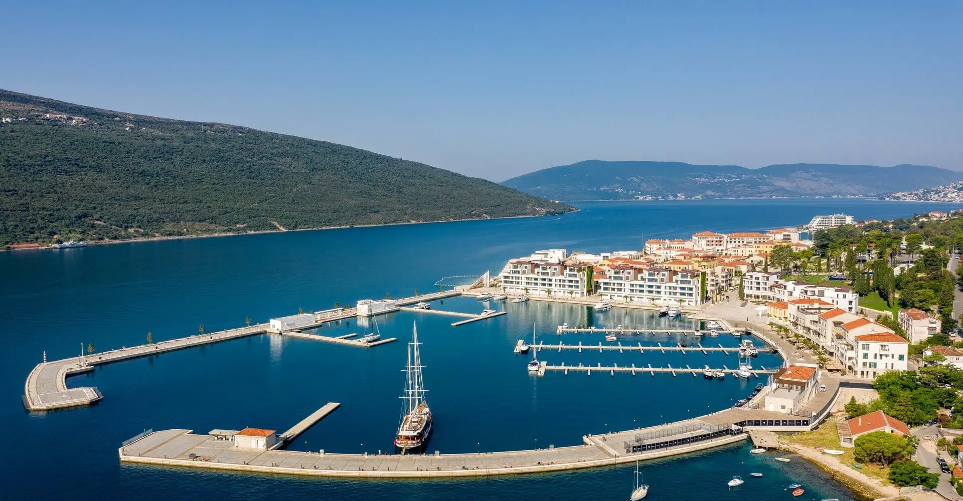 Квартира 102м² в Черногории, Кумбор. Стоимостью 1225000€ аренда фото-1
