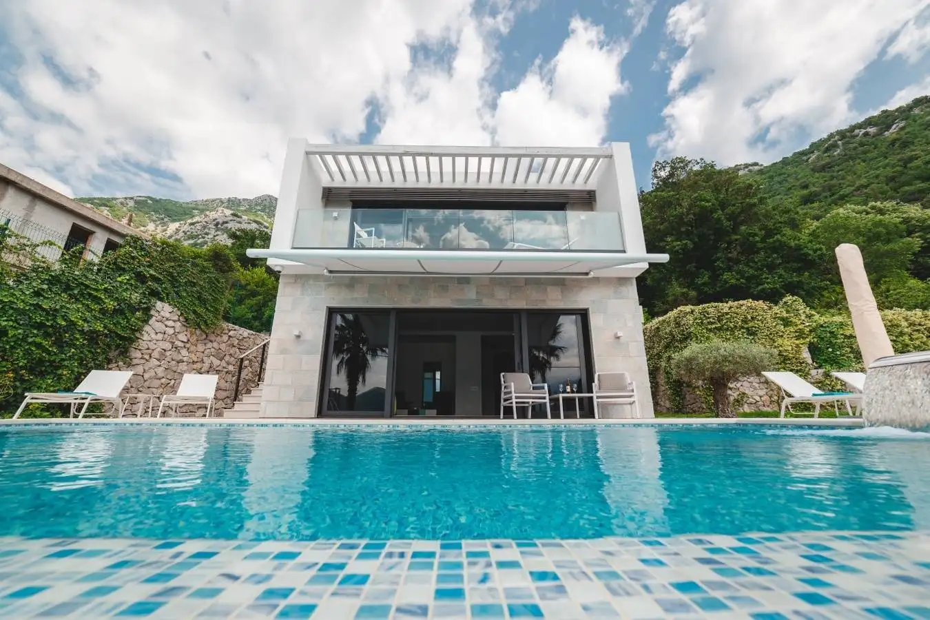 Вилла 450м² в Черногории, Стрп. Стоимостью 3500000€ аренда фото-2