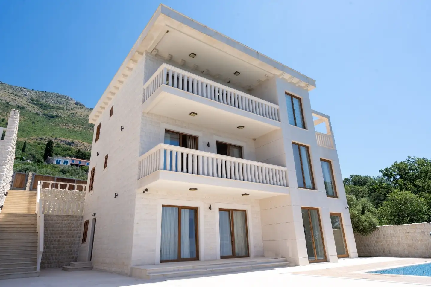 Вилла 605м² в Черногории, Режевичи. Стоимостью 1600000€ аренда фото-28