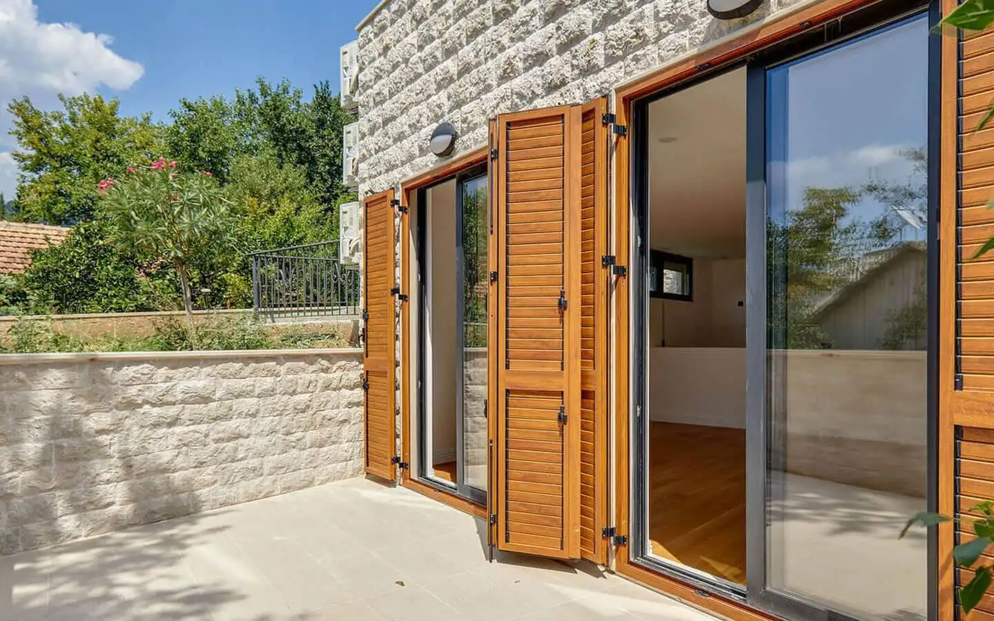 Квартира 55м² в Черногории, Тиват. Стоимостью 275000€ аренда фото-3
