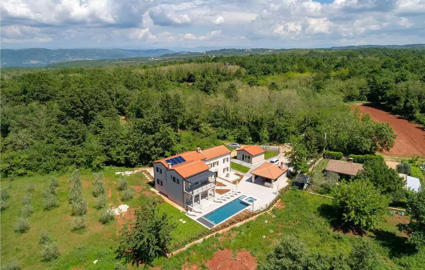 Дом 450м² в Хорватии, Новиград. Стоимостью 1300000€ аренда фото-2