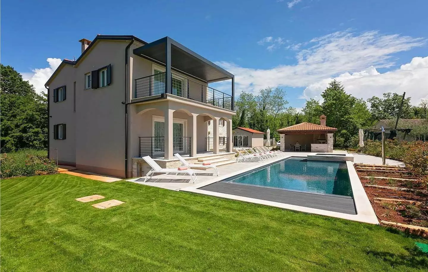 Дом 450м² в Хорватии, Новиград. Стоимостью 1300000€ аренда фото-3