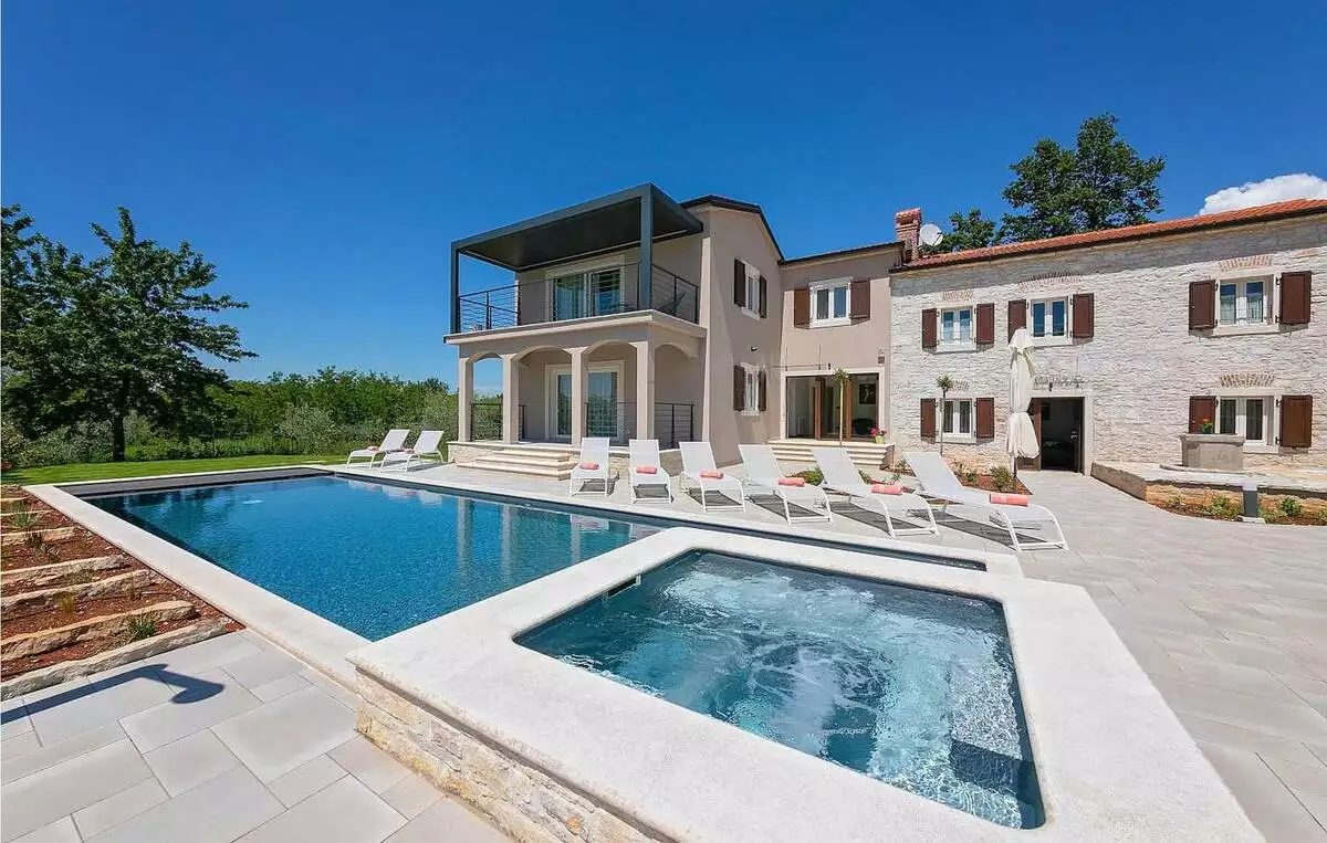 Дом 450м² в Хорватии, Новиград. Стоимостью 1300000€ аренда фото-4