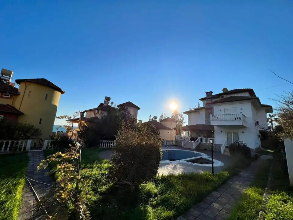 Вилла 300м² в Турции, Демирташ. Стоимостью 750000€ аренда фото-1