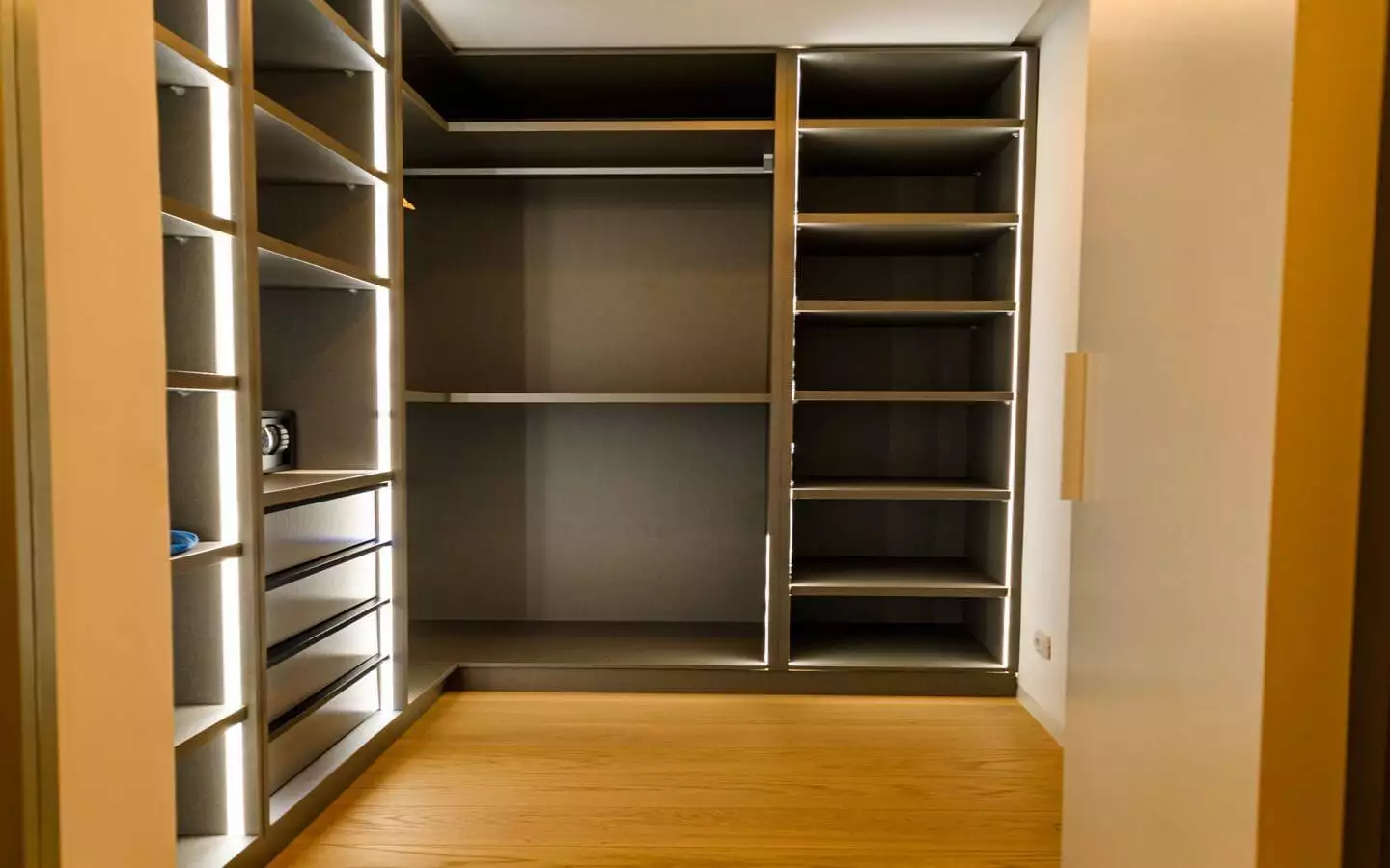 Квартира 159м² в Черногории, Будва. Стоимостью 1500000$ аренда фото-15