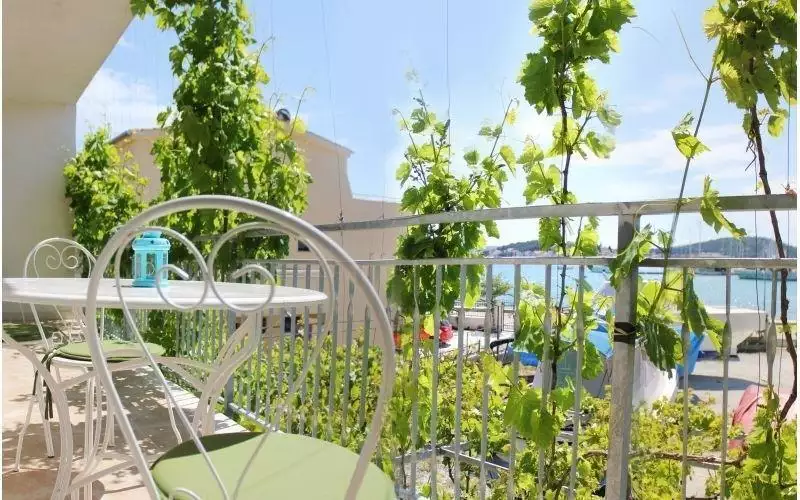 Отель, гостиница 239м² в Хорватии, Рогозница. Стоимостью 770000€ аренда фото-3