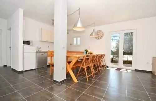 Отель, гостиница 239м² в Хорватии, Рогозница. Стоимостью 770000€ аренда фото-12