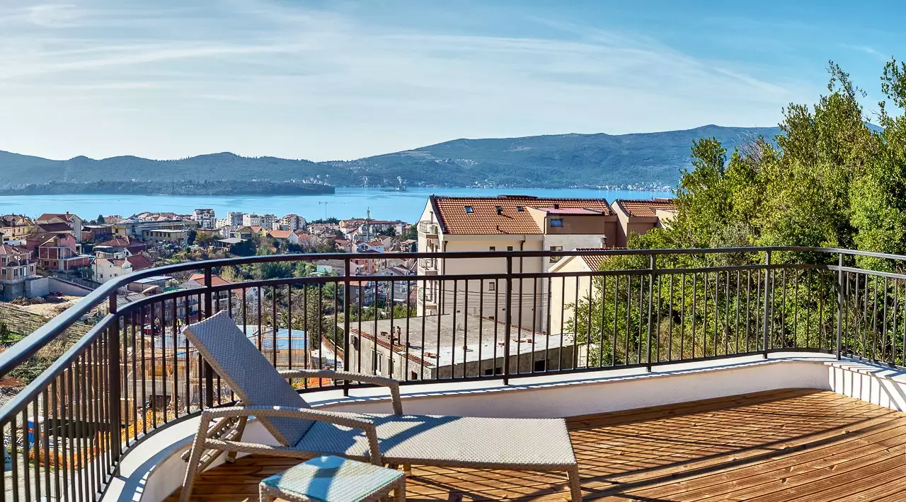 Вилла 180м² в Черногории, Тиват. Стоимостью 550000€ аренда фото-1