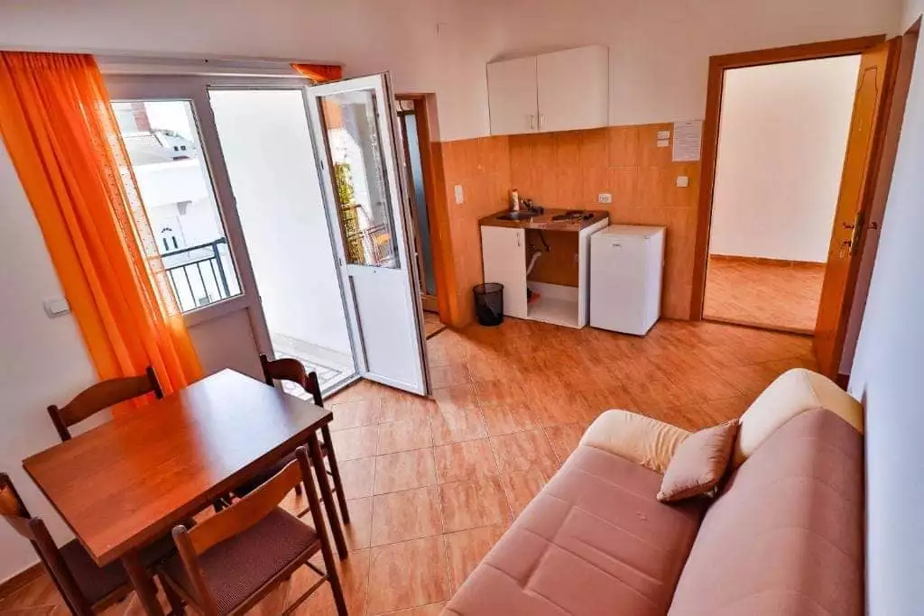 Отель, гостиница 340м² в Черногории, Добра Вода. Стоимостью 300000€ аренда фото-12
