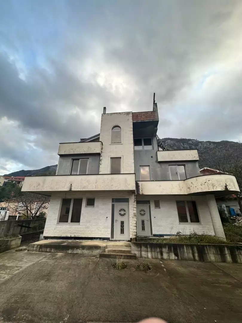 Дом 516м² в Черногории, Прчань. Стоимостью 800000€ аренда фото-1