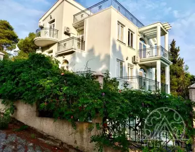 Купить виллу в Черногории 410000€