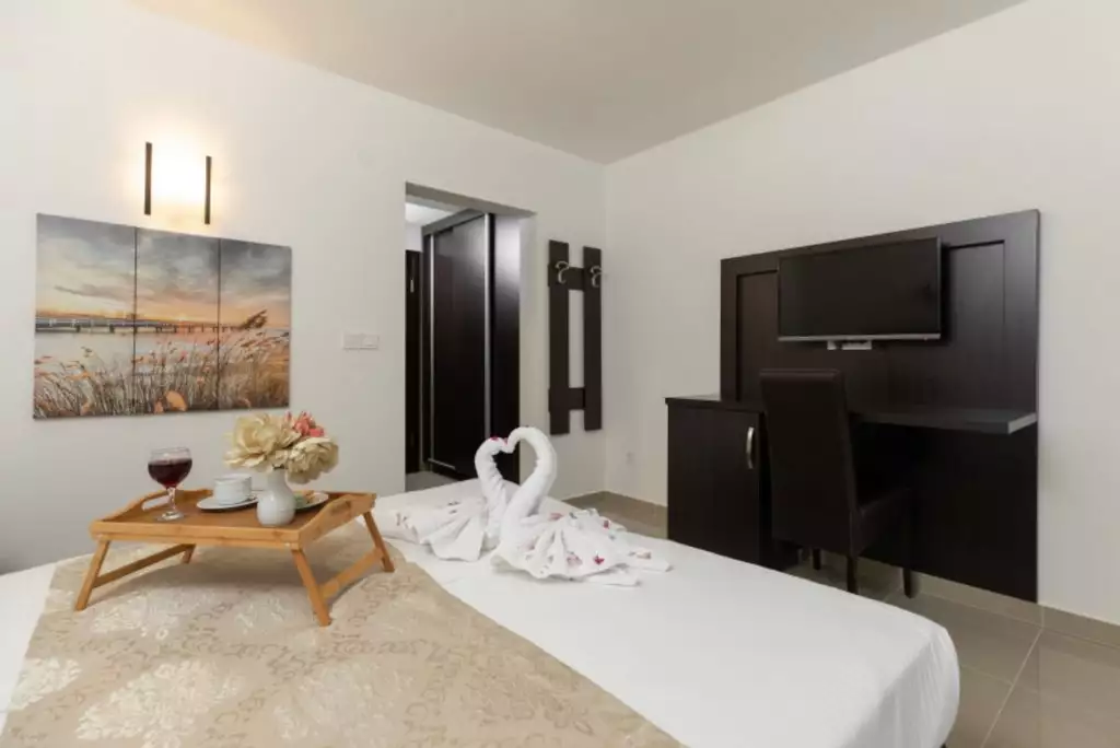 Отель, гостиница 600м² в Черногории, Херцег-Нови. Стоимостью 995000€ аренда фото-5