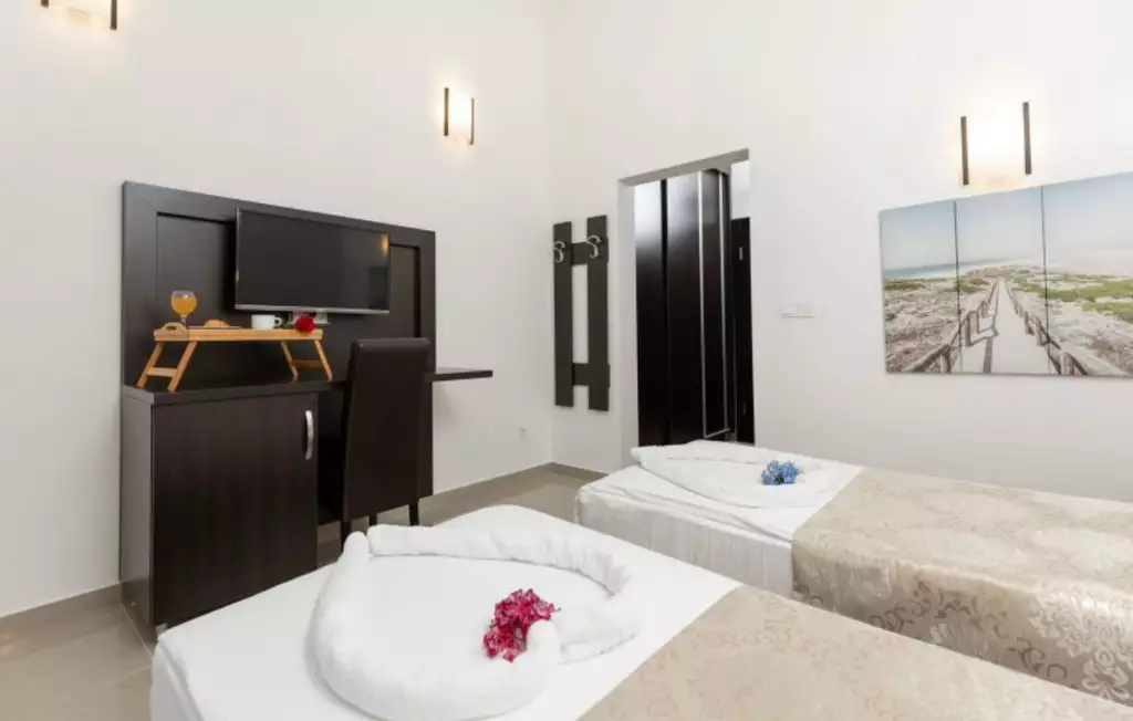 Отель, гостиница 600м² в Черногории, Херцег-Нови. Стоимостью 995000€ аренда фото-6