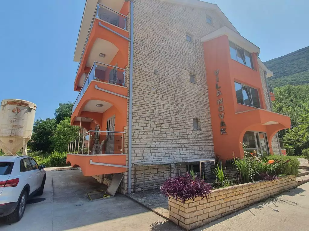 Отель, гостиница 600м² в Черногории, Херцег-Нови. Стоимостью 995000€ аренда фото-15