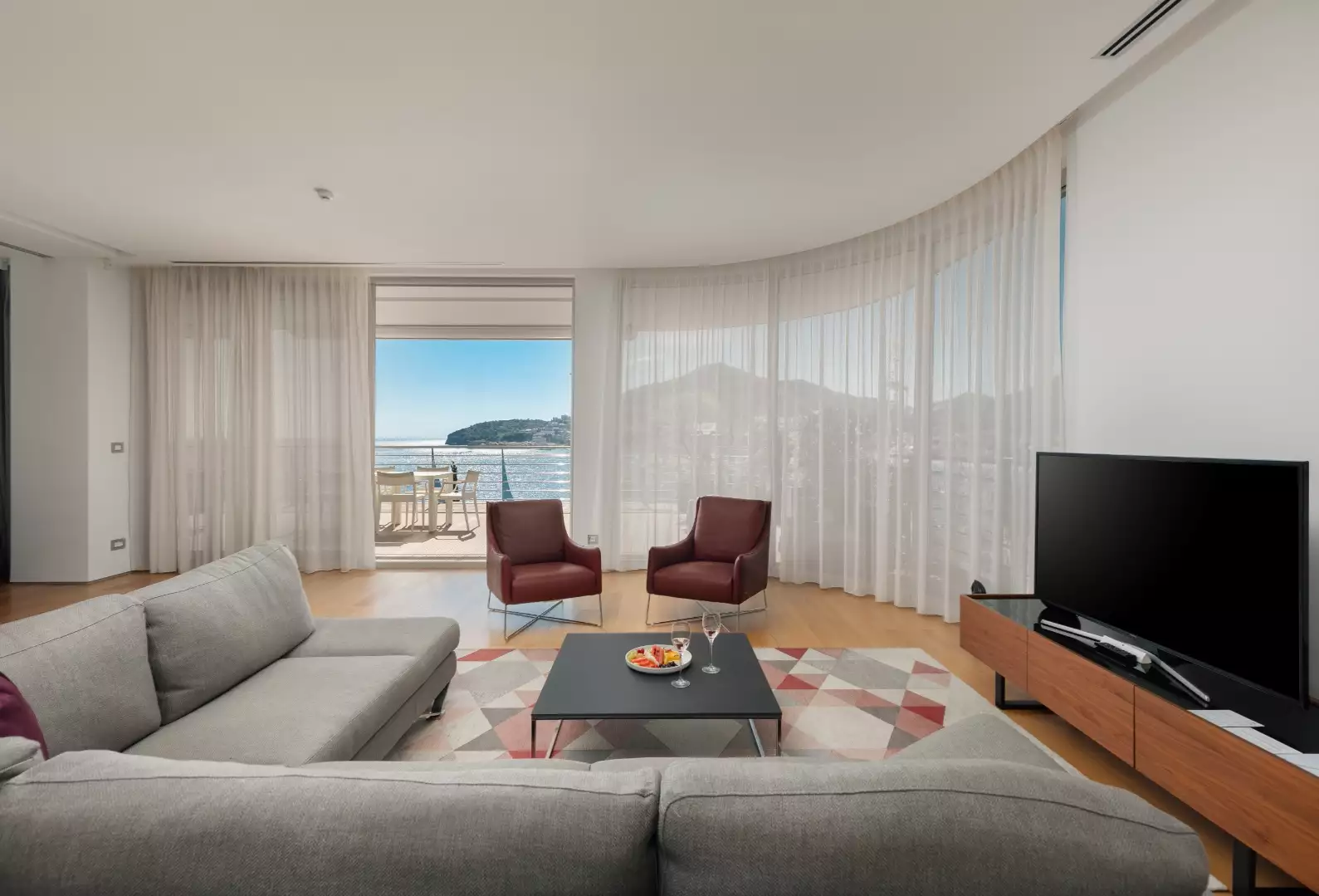 Коттедж 457м² в Черногории, Бечичи. Стоимостью 2500000€ аренда фото-20