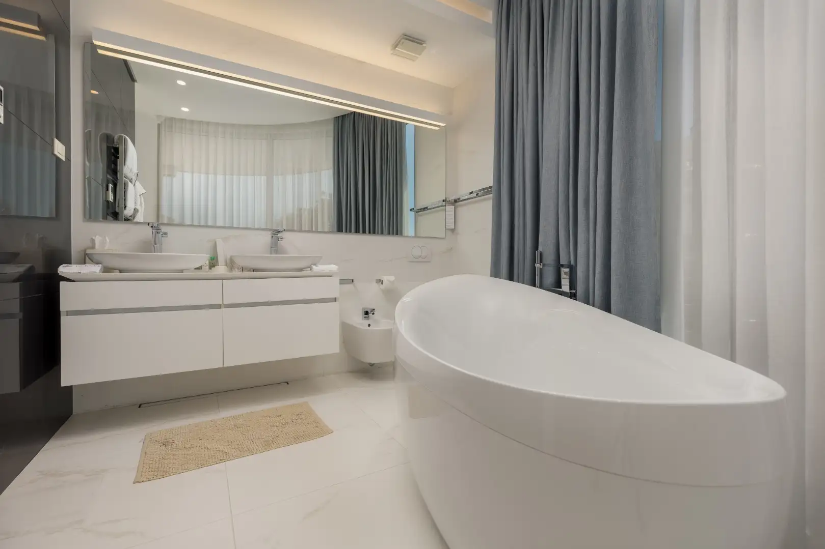 Коттедж 457м² в Черногории, Бечичи. Стоимостью 2500000€ аренда фото-10