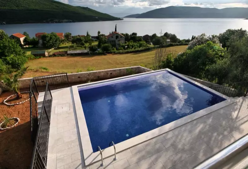 Вилла 267м² в Черногории, Кумбор. Стоимостью 750000€ аренда фото-11