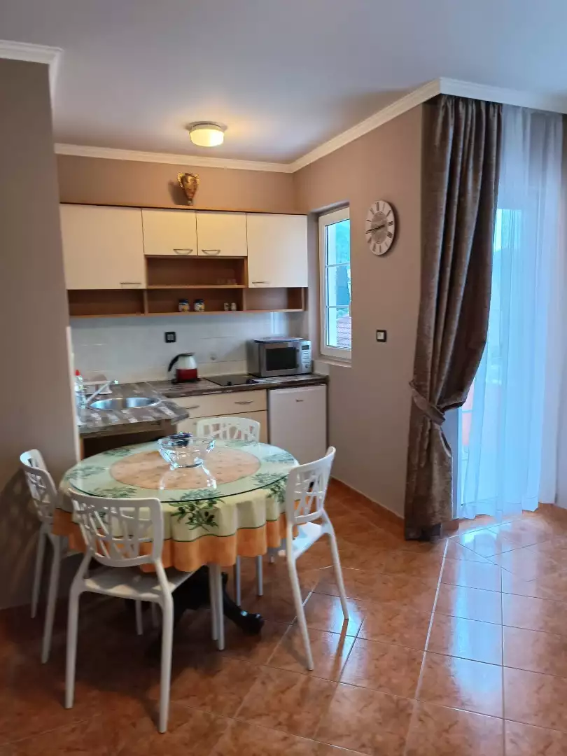 Отель, гостиница 600м² в Черногории, Петровац. Стоимостью 1650000€ аренда фото-10
