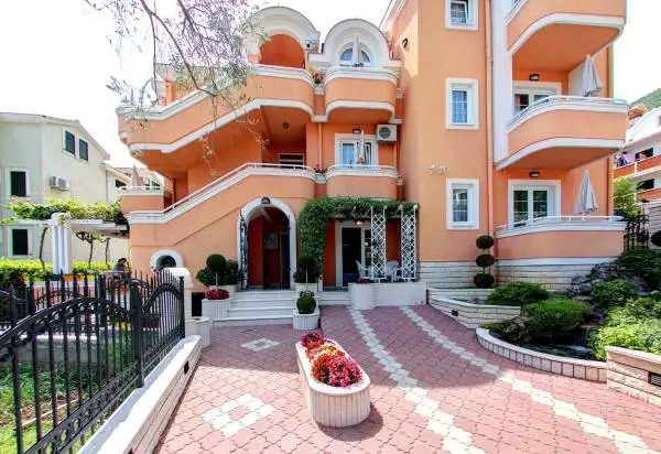 Отель, гостиница 600м² в Черногории, Петровац. Стоимостью 1650000€ аренда фото-13