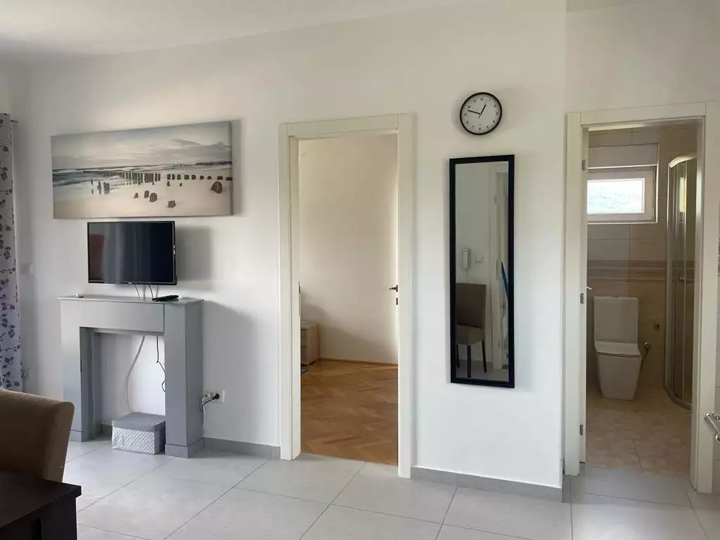 Отель, гостиница 350м² в Черногории, Тиват. Стоимостью 1200000€ аренда фото-22
