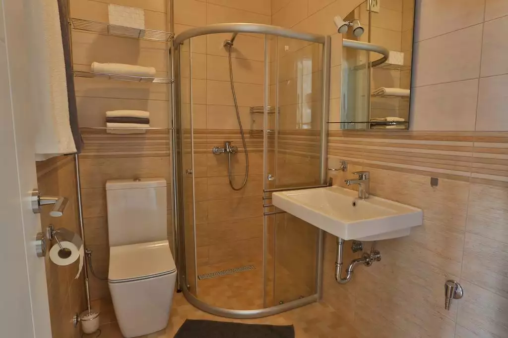 Отель, гостиница 350м² в Черногории, Тиват. Стоимостью 1200000€ аренда фото-41