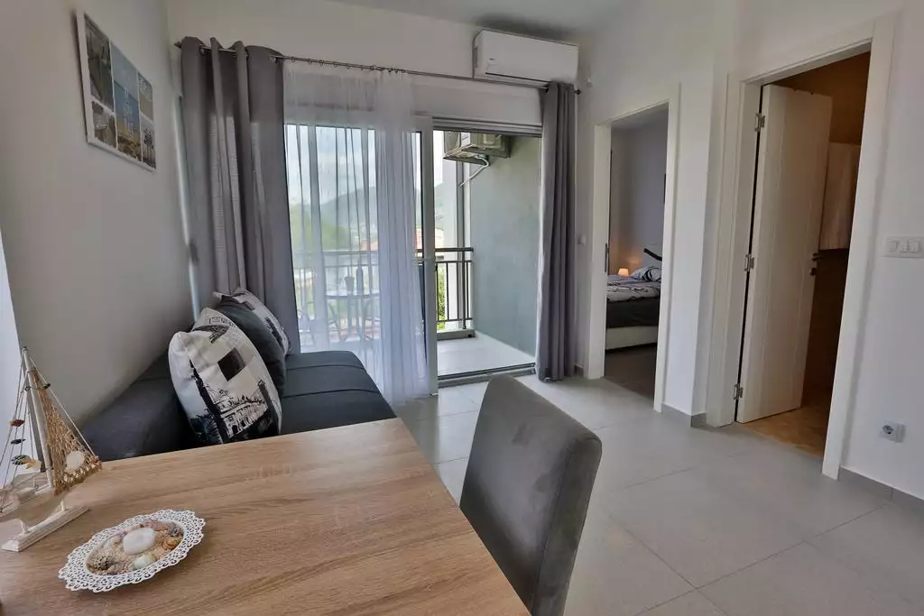 Отель, гостиница 350м² в Черногории, Тиват. Стоимостью 1200000€ аренда фото-49