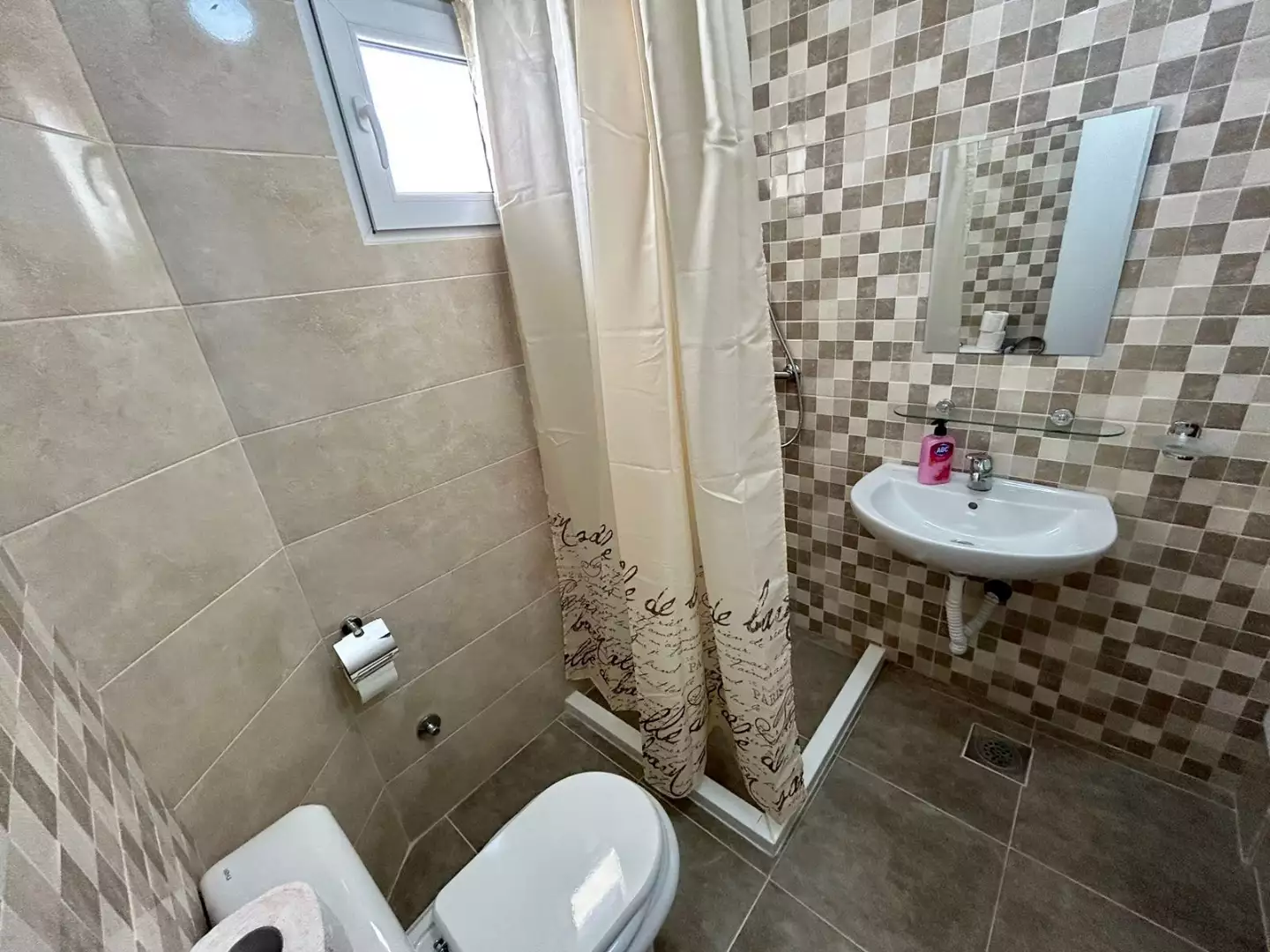 Отель, гостиница 160м² в Черногории, Бар. Стоимостью 380000€ аренда фото-3