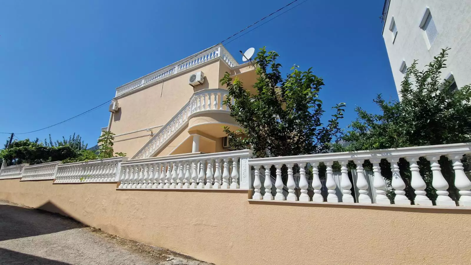 Вилла 194м² в Черногории, Сутоморе. Стоимостью 399000€ аренда фото-1