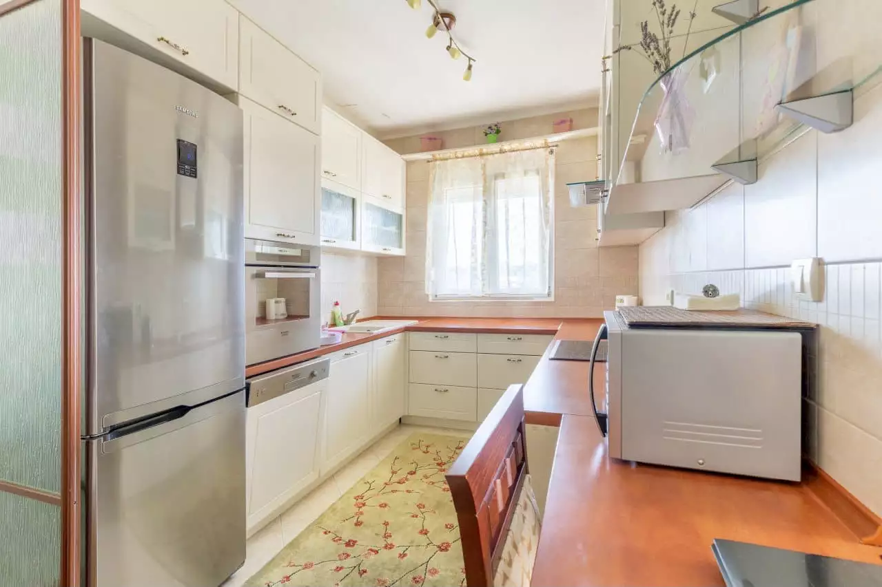 Отель, гостиница 1200м² в Черногории, Добра Вода. Стоимостью 1600000€ аренда фото-2