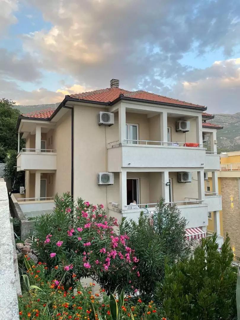 Отель, гостиница 664м² в Черногории, Булярица. Стоимостью 2100000€ аренда фото-5