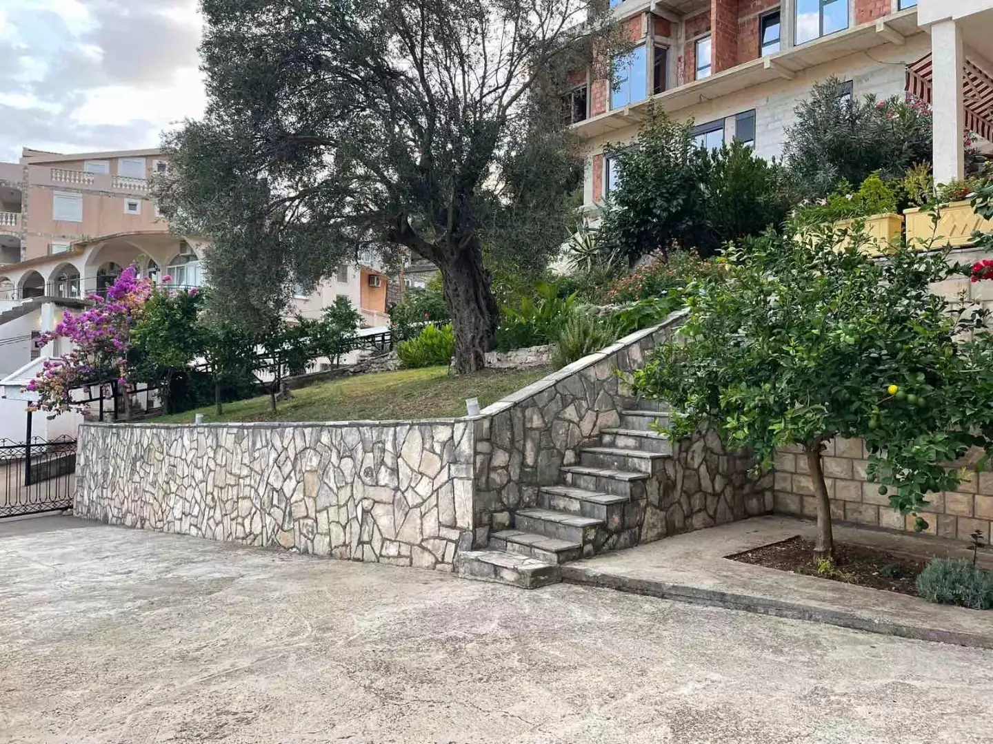 Отель, гостиница 664м² в Черногории, Булярица. Стоимостью 2100000€ аренда фото-6