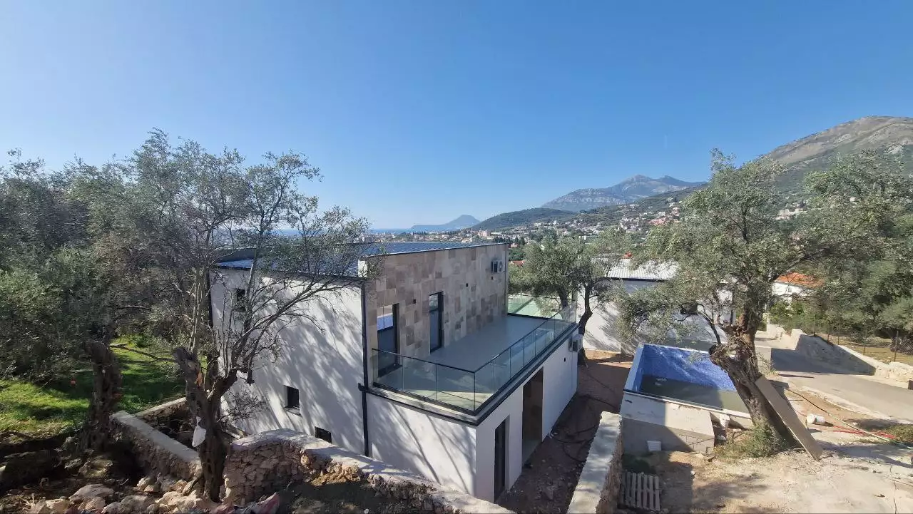 Вилла 174м² в Черногории, Бар. Стоимостью 260000€ аренда фото-3