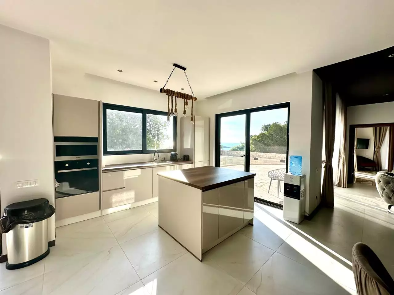Вилла 250м² в Черногории, Утеха. Стоимостью 430000€ аренда фото-3
