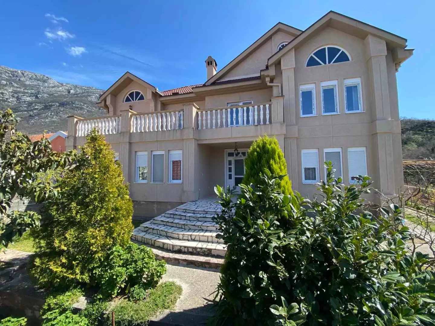 Дом 243м² в Черногории, Бар. Стоимостью 165000€ аренда фото-1