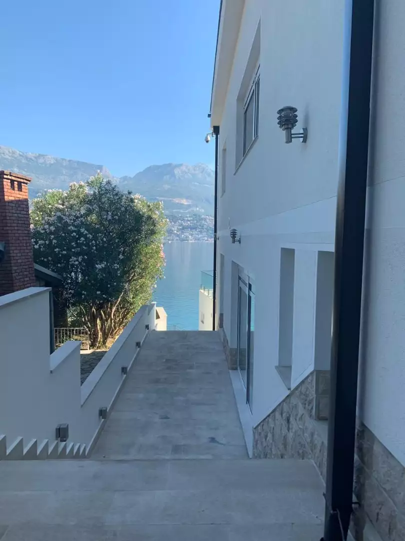Вилла 230м² в Черногории, Херцег-Нови. Стоимостью 2300000€ аренда фото-41