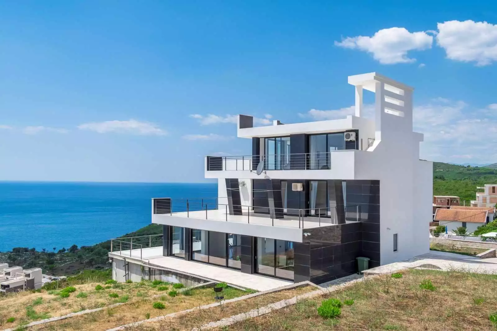 Вилла 1150м² в Черногории, Будва. Стоимостью 1500000€ аренда фото-1