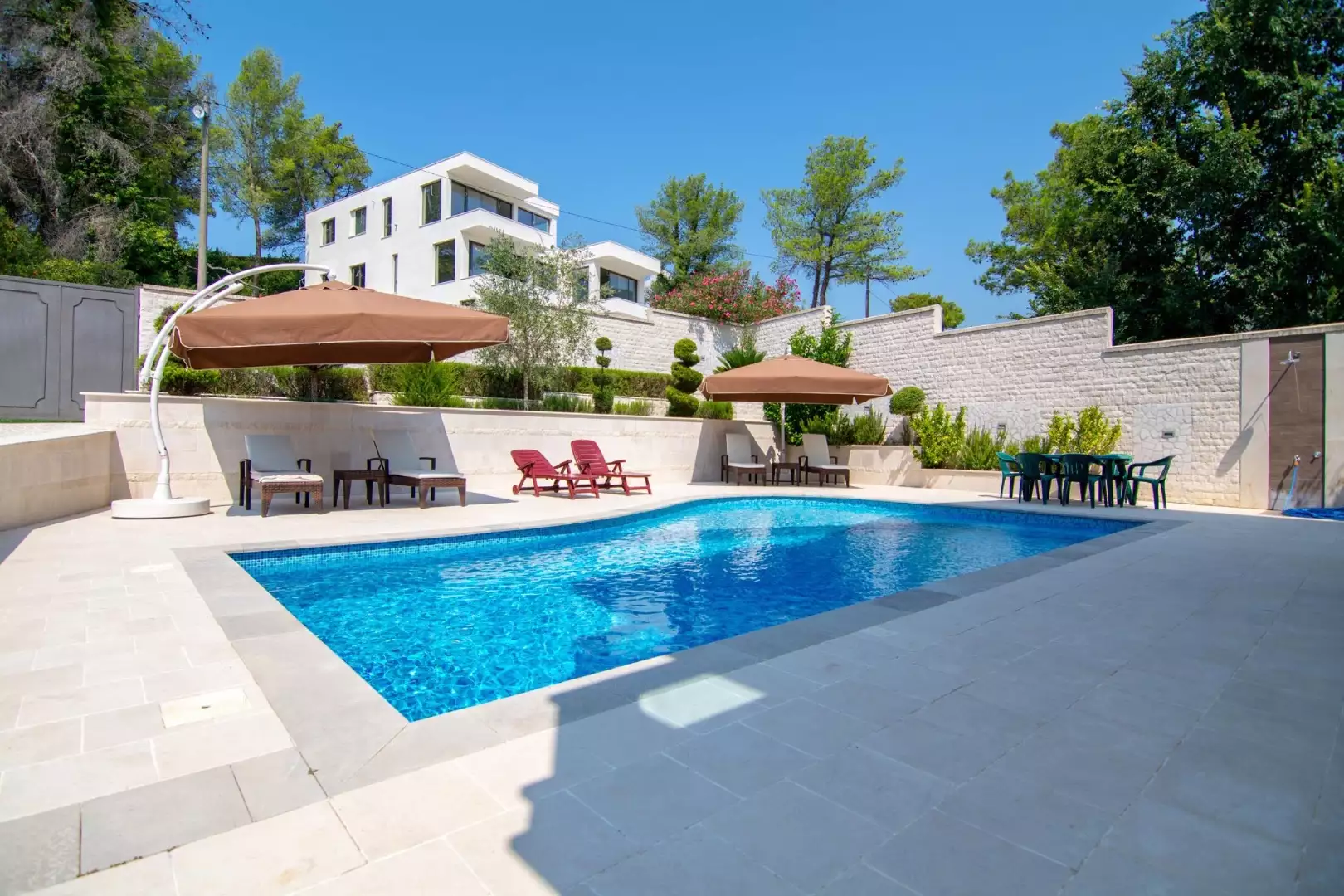Вилла 267м² в Черногории, Тиват. Стоимостью 1200000€ аренда фото-1