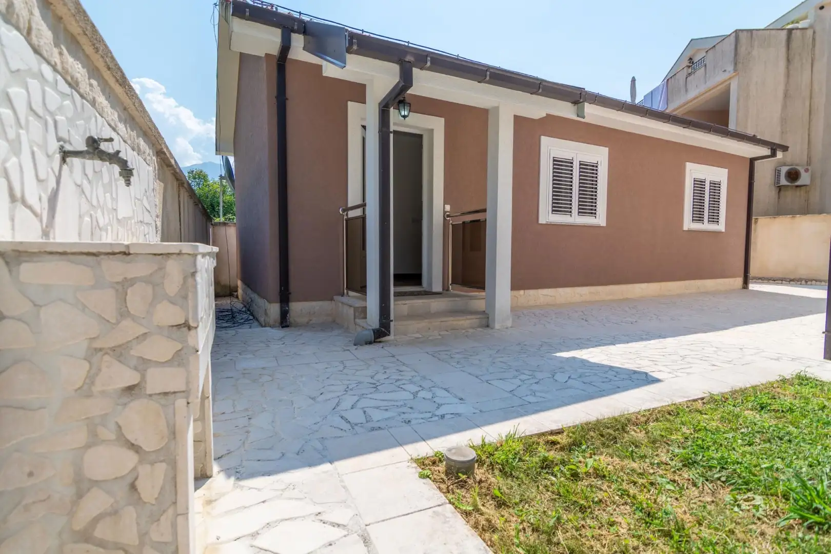 Вилла 267м² в Черногории, Тиват. Стоимостью 1200000€ аренда фото-6