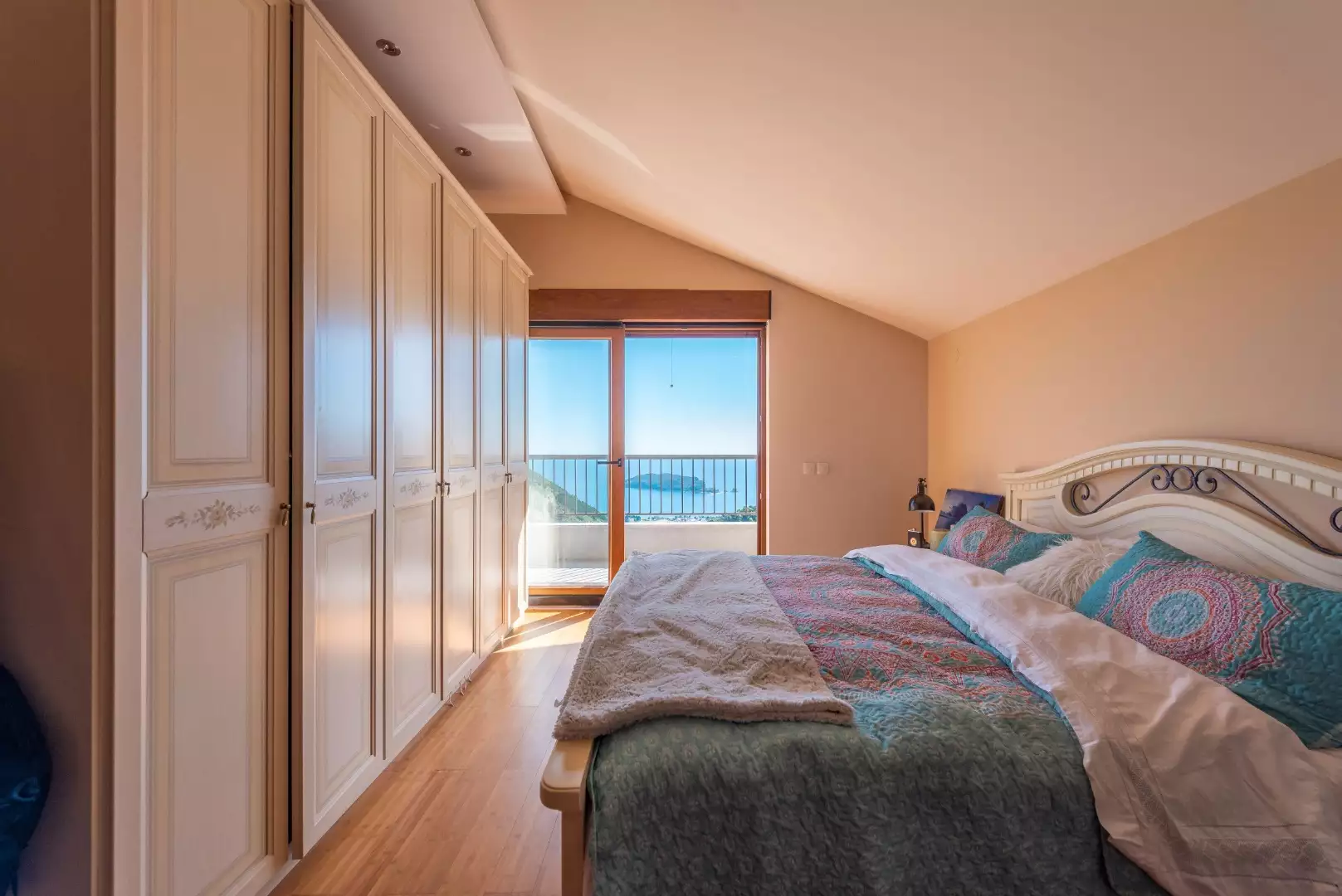 Вилла 280м² в Черногории, Будва. Стоимостью 600000€ аренда фото-5