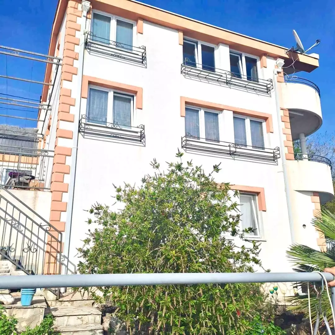 Дом 201м² в Черногории, Добра Вода. Стоимостью 240000€ аренда фото-1