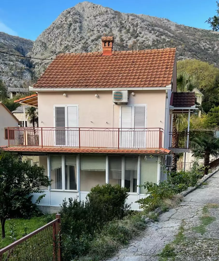 Дом 105м² в Черногории, Рисан. Стоимостью 240000€ аренда фото-1