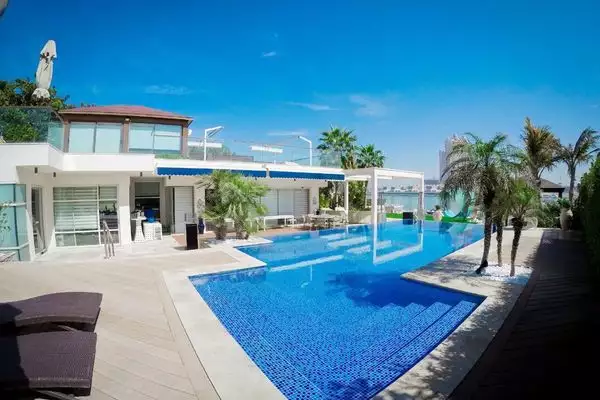 Вилла 465м² в ОАЭ, Абу-Даби. Стоимостью 9988620€ аренда фото-2