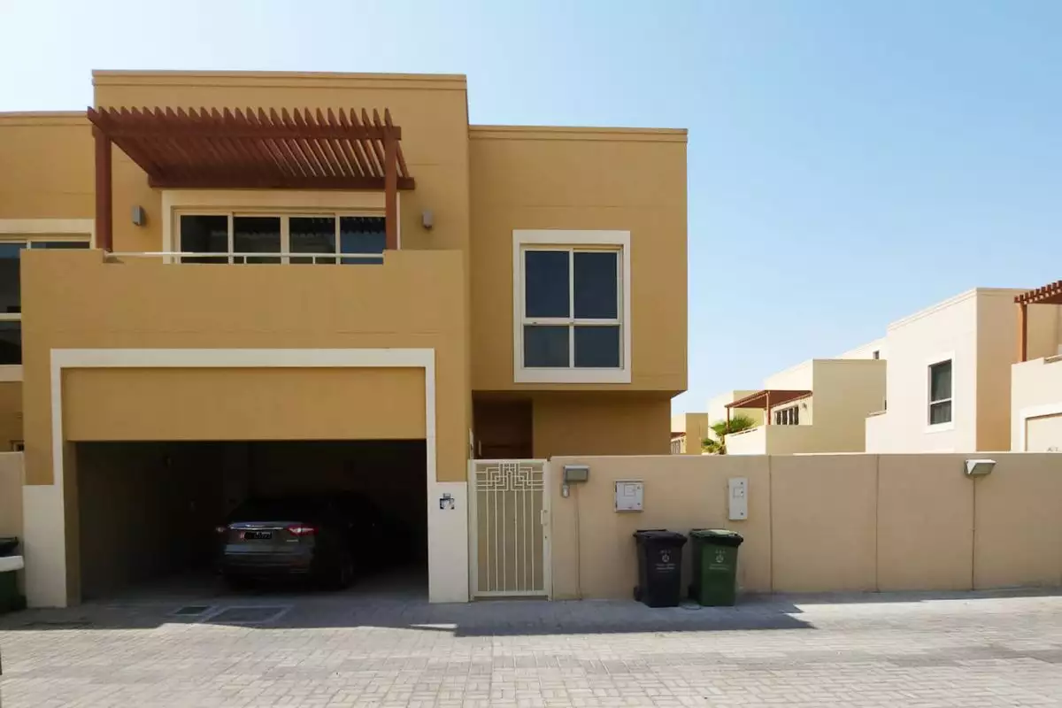 Таунхаус 301м² в ОАЭ, Абу-Даби. Стоимостью 692962€ аренда фото-1
