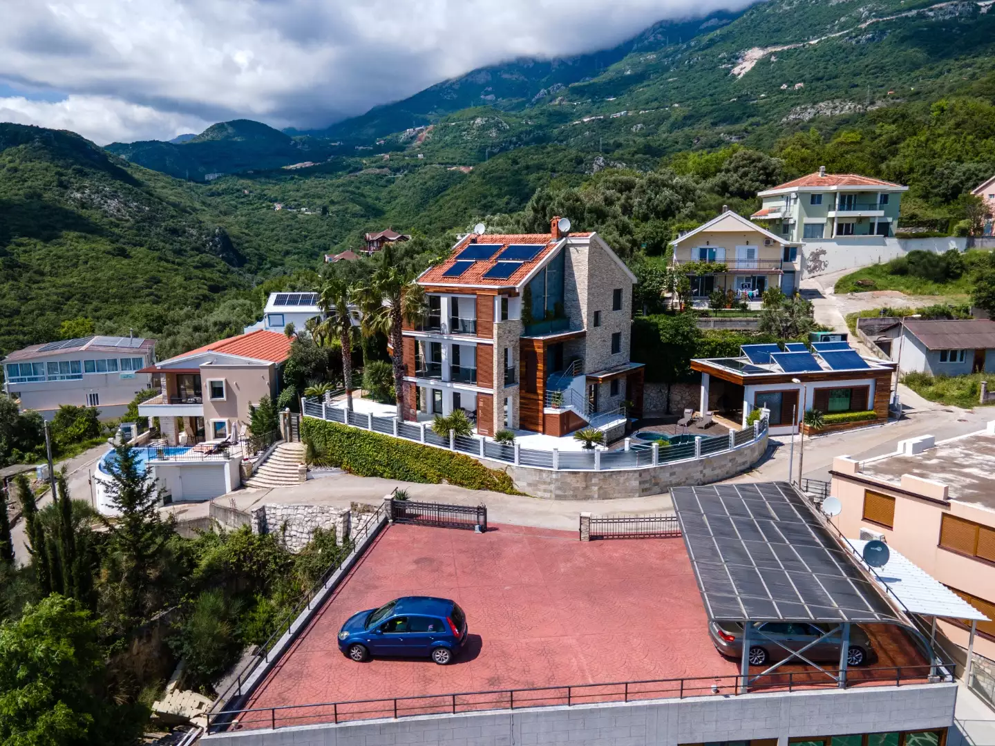 Отель, гостиница 435м² в Черногории, Бечичи. Стоимостью 3700000€ аренда фото-2
