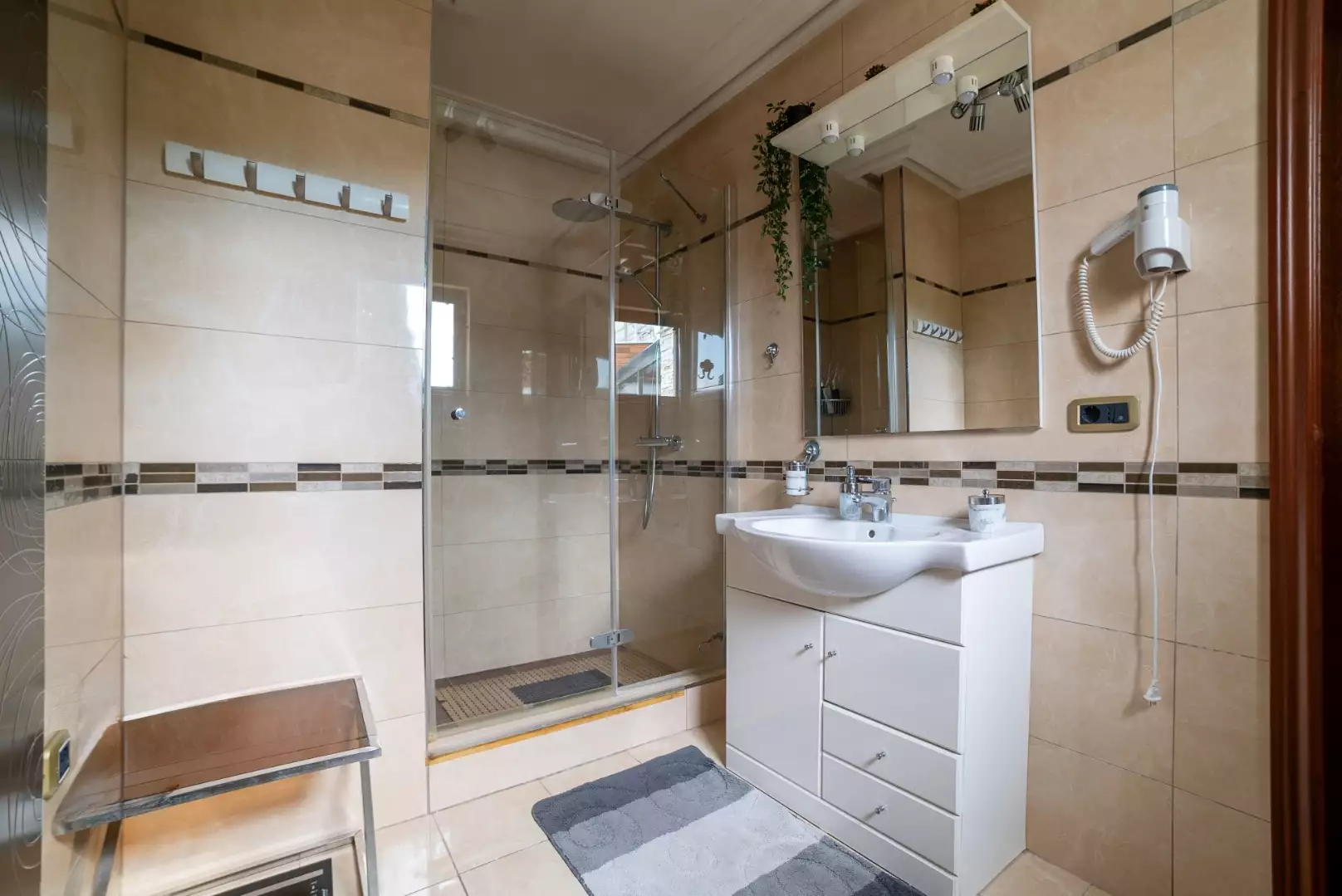 Отель, гостиница 435м² в Черногории, Бечичи. Стоимостью 3700000€ аренда фото-10