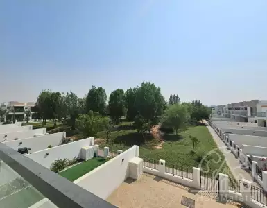 Купить таунхаус в ОАЭ 874004€