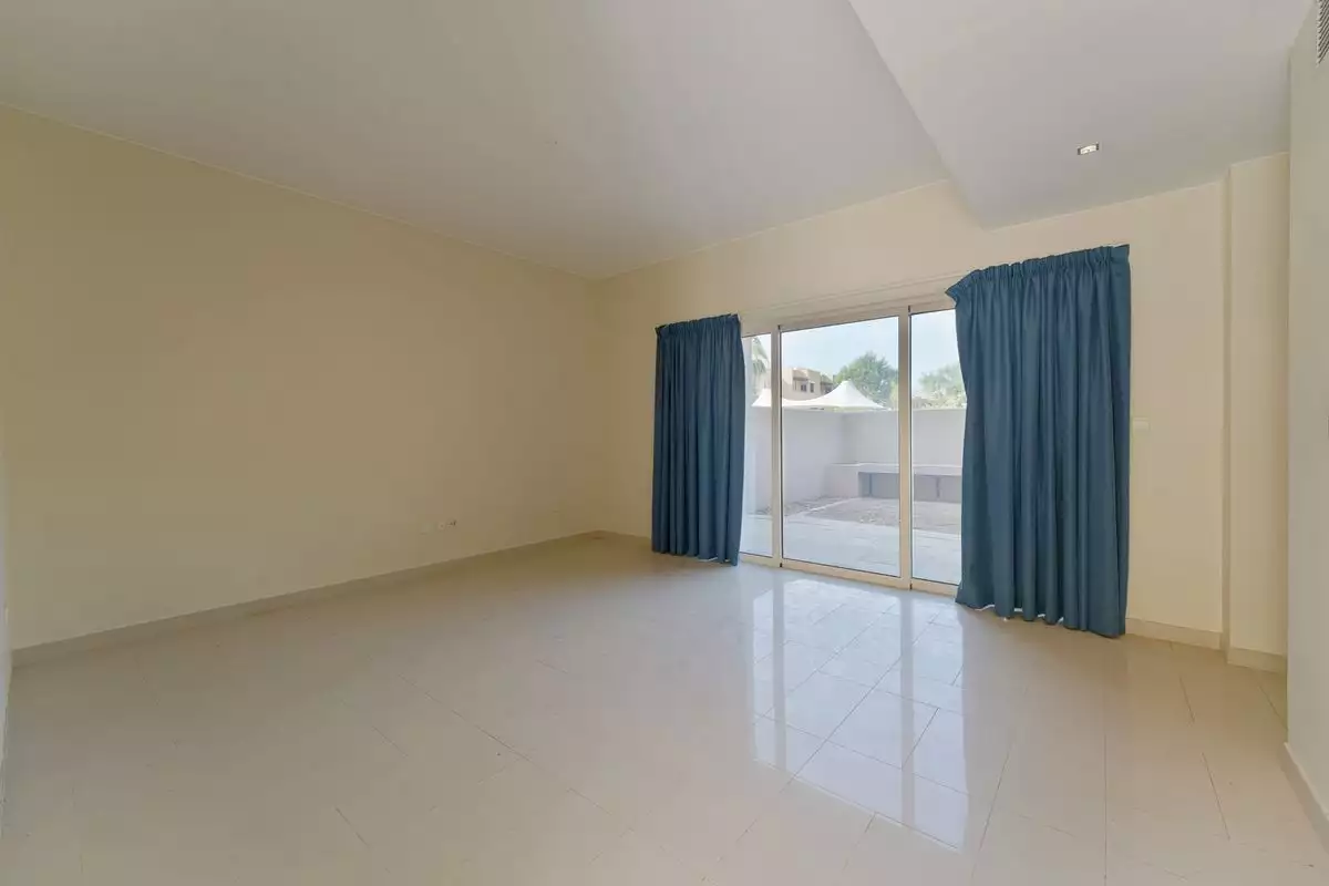 Таунхаус 240м² в ОАЭ, Абу-Даби. Стоимостью 658312€ аренда фото-1