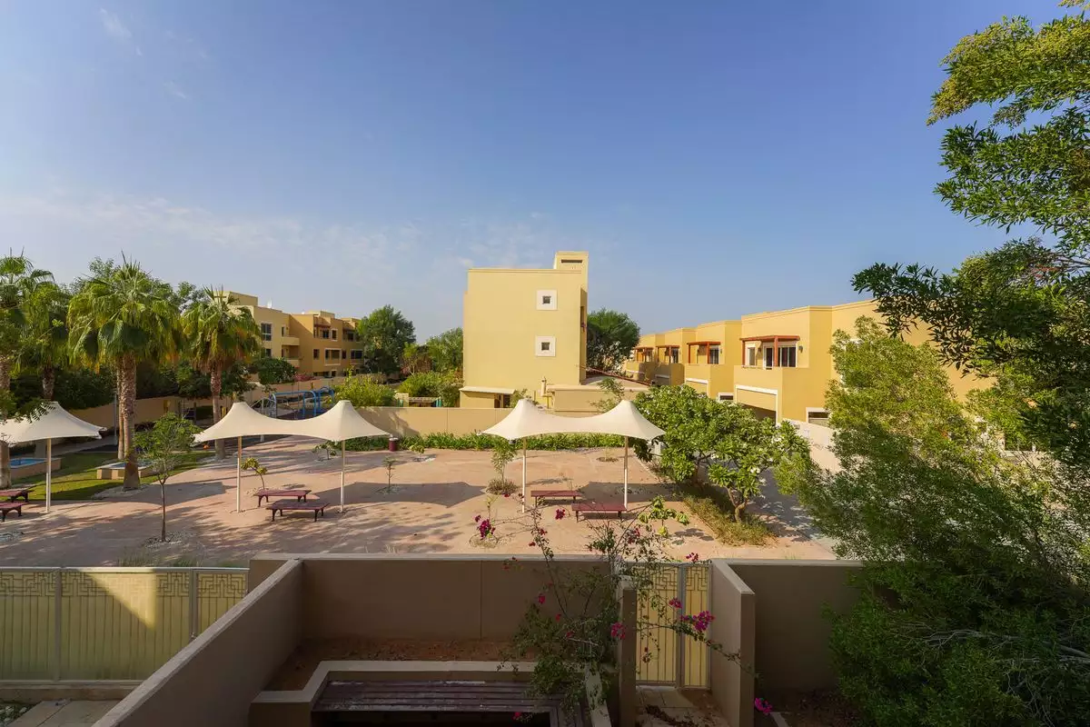 Таунхаус 240м² в ОАЭ, Абу-Даби. Стоимостью 658312€ аренда фото-3