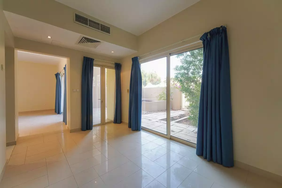 Таунхаус 240м² в ОАЭ, Абу-Даби. Стоимостью 658312€ аренда фото-5